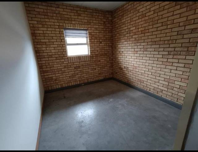 INDUSTRIAL PROPERTY TO RENT IN CHAMDOR